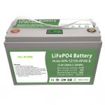 СЕ НА ЕДНО Длабок циклус 12V100Ah LiFePO4 батерија со интелигентен BMS за домаќинство